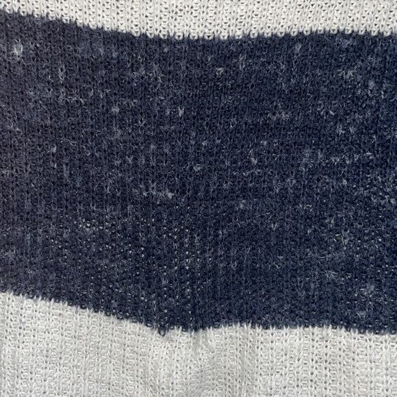 100% Cotton Abercrombie and Fitch striped sweater small - Picture 3 of 5